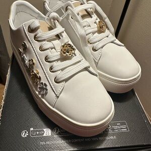 Karl Lagerfeld Paris Cate Fleur Sneaker